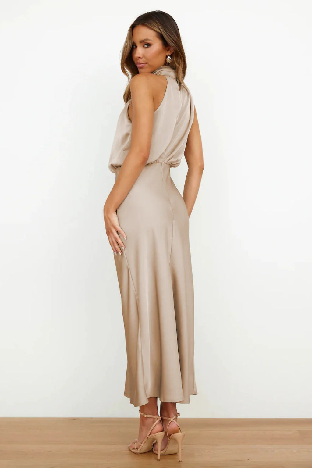 Vera – Vestido Drapé Halter